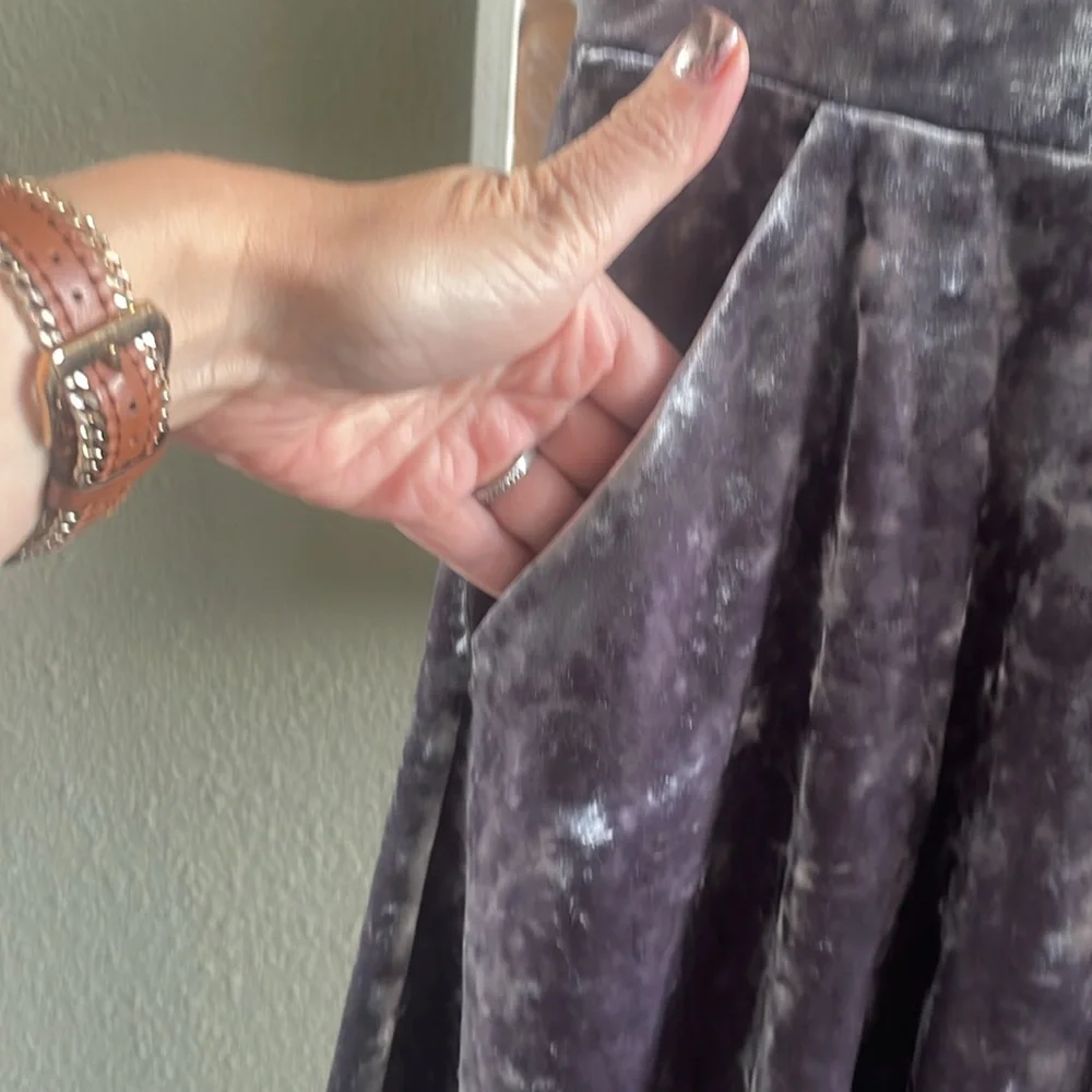 Topshop metallic grey velvet skirt size 6